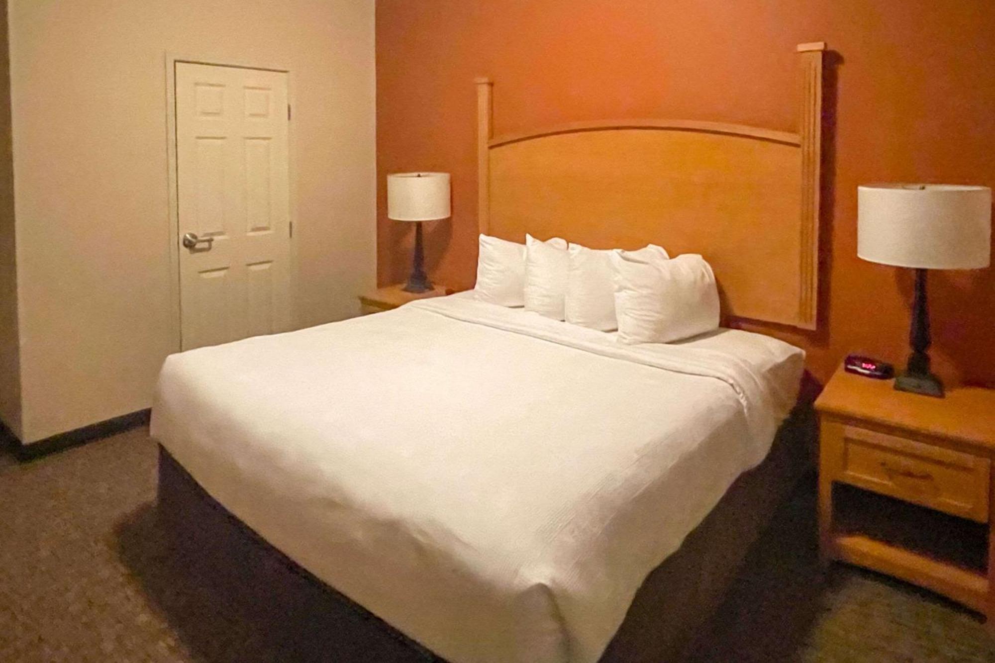Mainstay Suites Sidney - Medical Center Dış mekan fotoğraf
